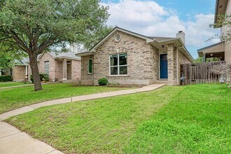 Building Photo - 922 Thackeray Ln