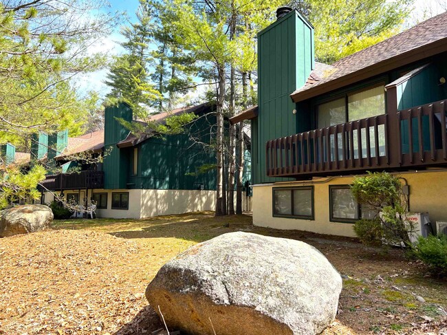 Building Photo - 123 Stonehurst Mnr Rd