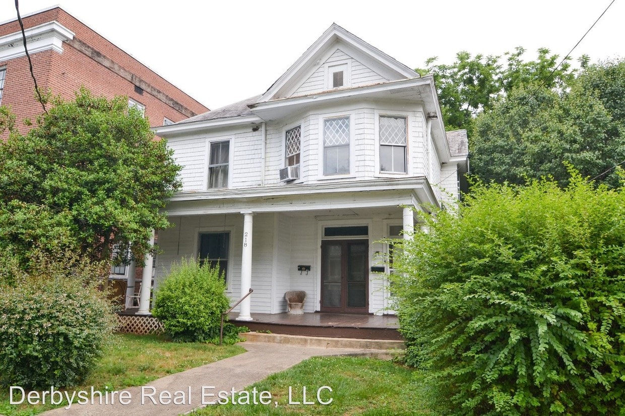 218 Warwick Ln, Lynchburg, VA 24503 Room for Rent in Lynchburg, VA