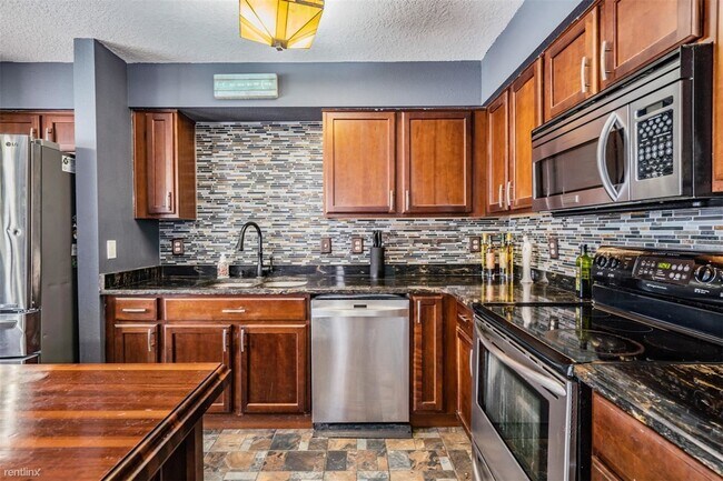 Foto del edificio - 4 br, 2 bath House - 17416 i Garden Heath ...