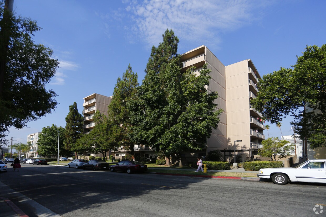 Building - Park Paseo