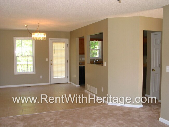 Foto del edificio - WOW!!!...GORGEOUS 4Bd / 3 Ba HOME/ UPGRADE...