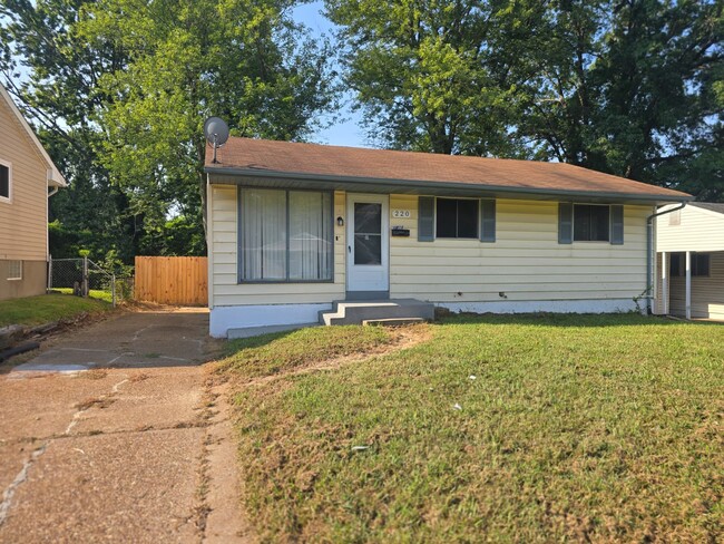 Building Photo - 220 McAlpine Dr