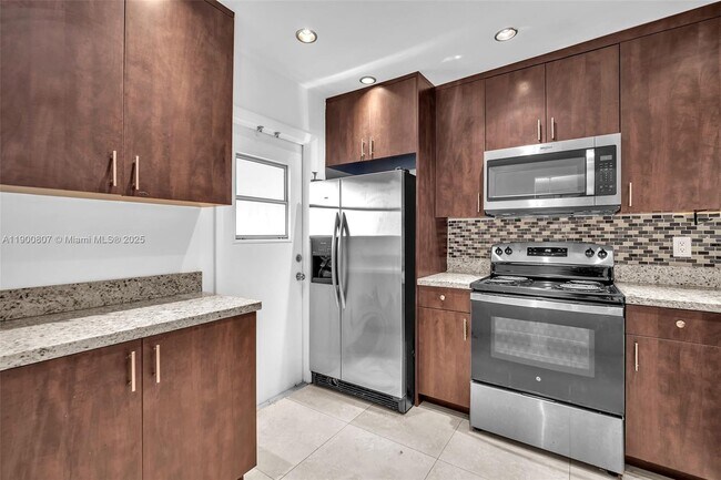 Foto del edificio - 5790 Stirling Rd