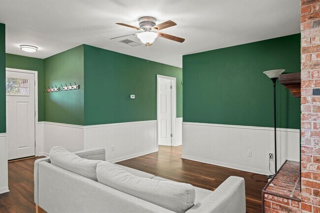 Building Photo - 2902 Great Valley Dr