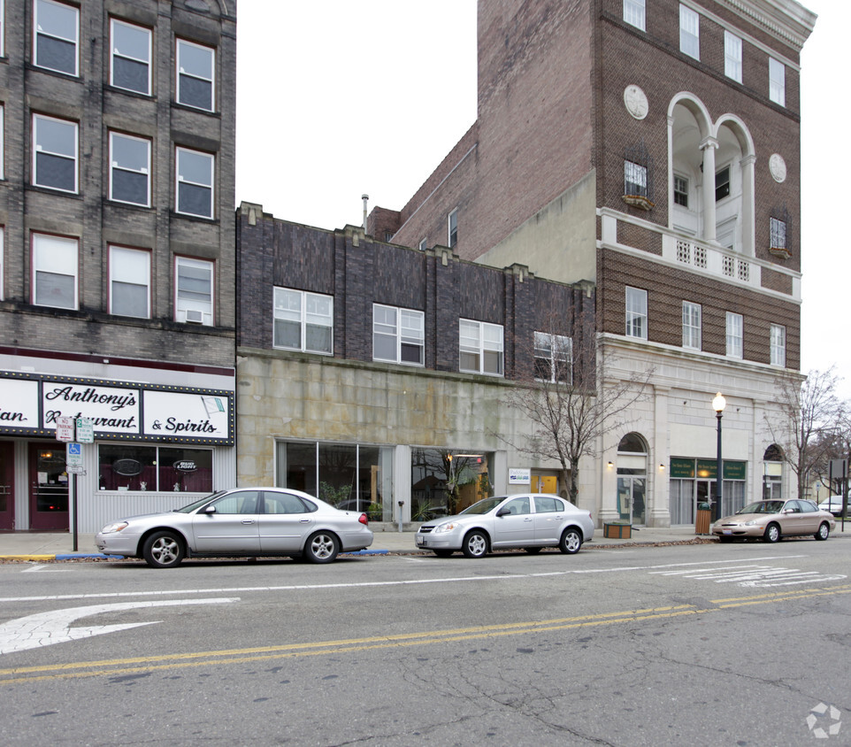 Building Photo - Old Theater Apartments