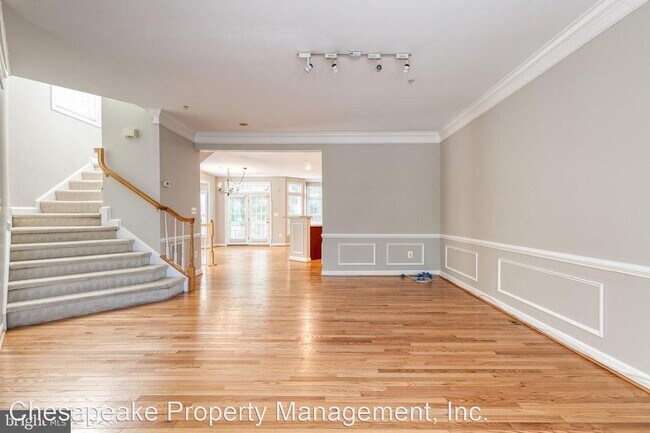 Foto del edificio - 3 br, 3.5 bath House - 10801 Wadsworth Road