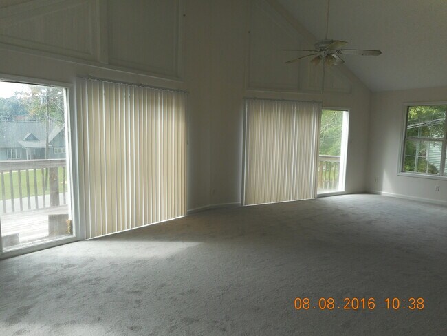 living room - 963 Lake Dr