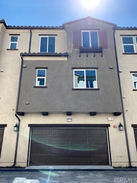 Building Photo - 249 N Magnolia Ave