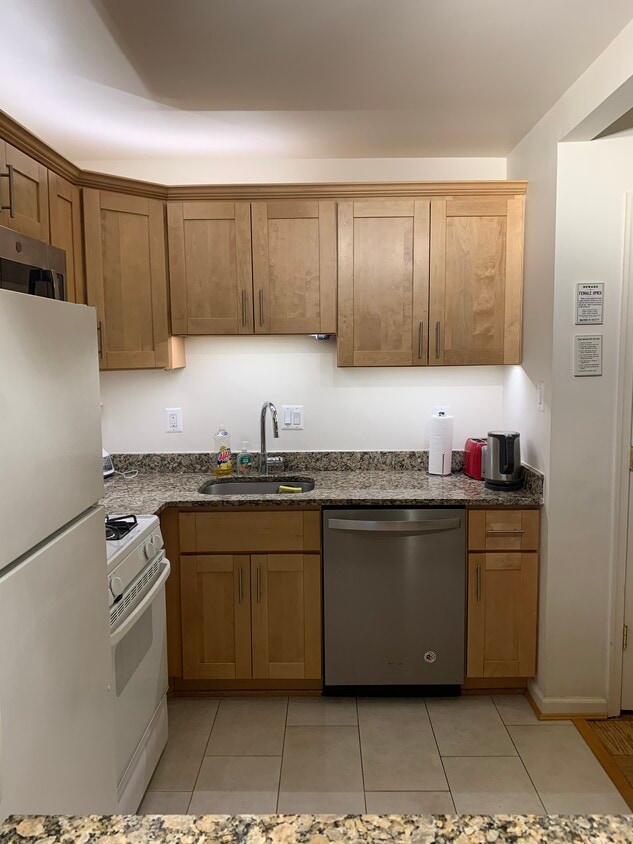 4515 Willard Ave Unit 821S, Chevy Chase, MD 20815 Condo for Rent in