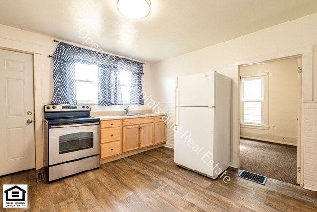 Building Photo - 209 S Ijams St