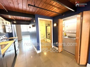 Building Photo - 3059 N Weil St