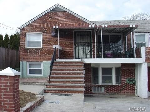 Primary Photo - 43-58-58 194th St