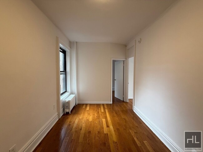 Building Photo - YORK AVENUE