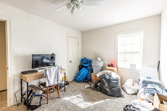Foto del edificio - PRE-LEASING-- GREAT COLLEGE PROPERTY--- Ch...