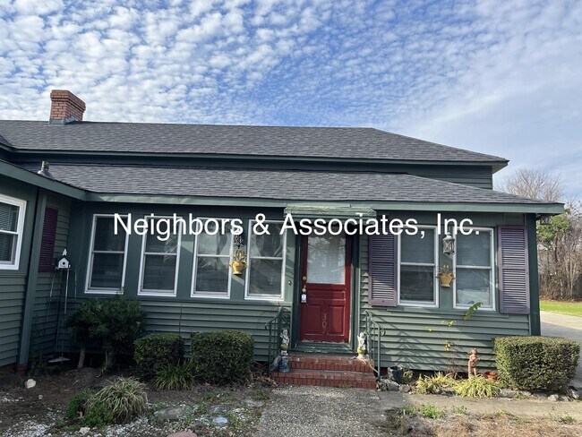 Building Photo - 307 E Parrish Dr