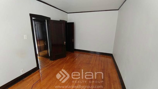 Building Photo - 4306 S Pulaski Rd
