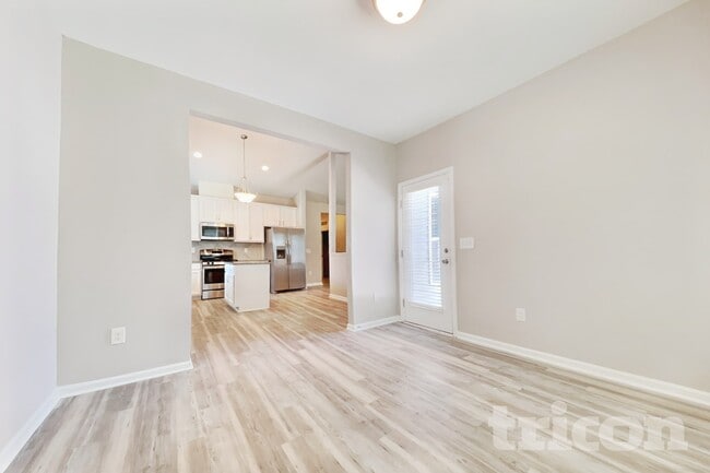 Building Photo - 156 Lakemont Dr