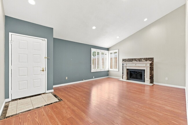 Building Photo - 33588 Bardolph Cir