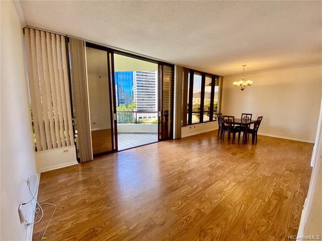 Building Photo - 725 Kapiolani Blvd