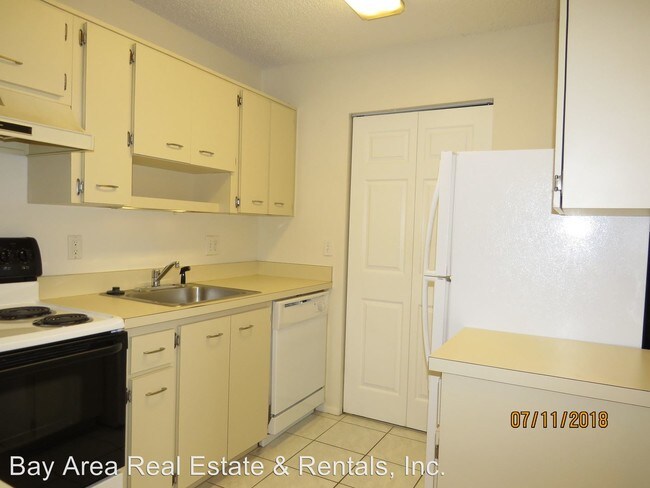 Building Photo - 6002 Laketree Ln