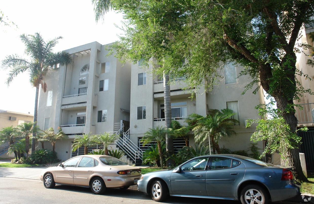 Building Photo - 13028 Valleyheart Dr