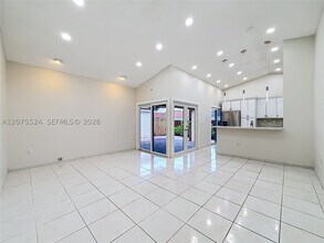 Building Photo - 15071 S Waterford Dr