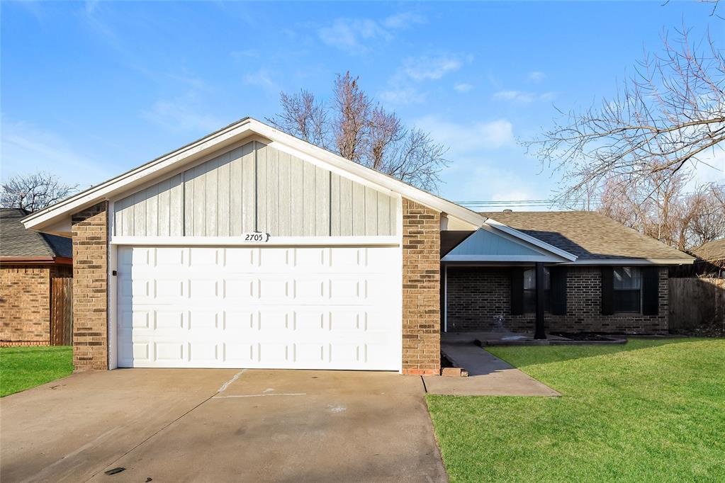 Primary Photo - 2705 Fairfield Dr