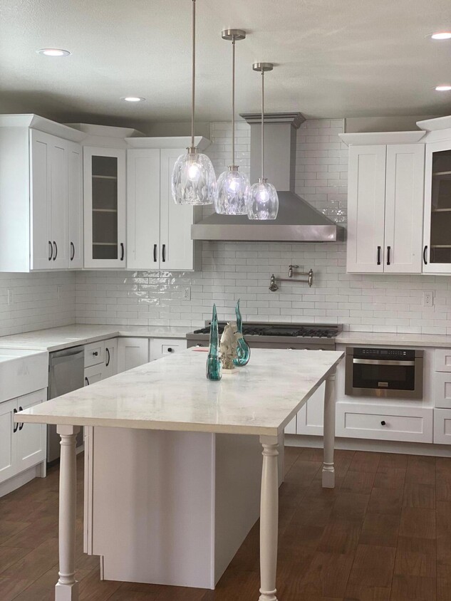 Primary Photo - 40742 Hilton Head Ct