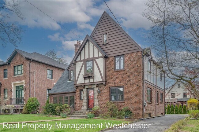 Foto del edificio - 5 br, 3.5 bath House - 156 Chittenden Avenue