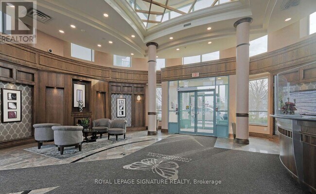 Building Photo - 4850-4850 Glen Erin Dr