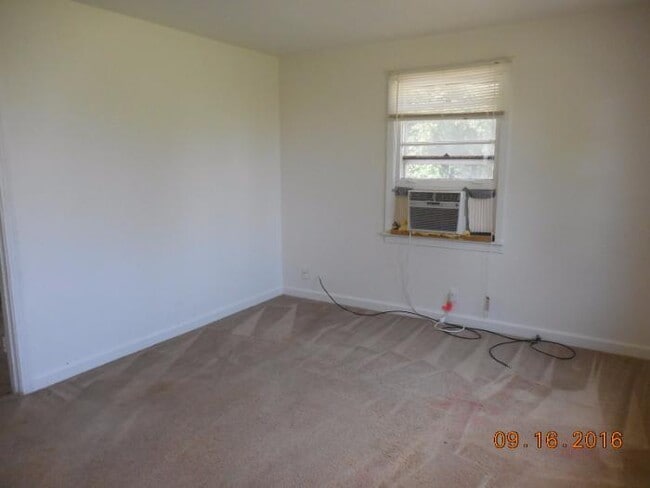 Foto del edificio - 3 Bedroom Home For Rent Near Lowes On Madison Street!