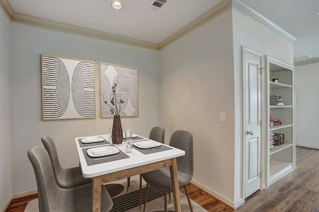 Building Photo - High-End Living, Perfectly Executed!