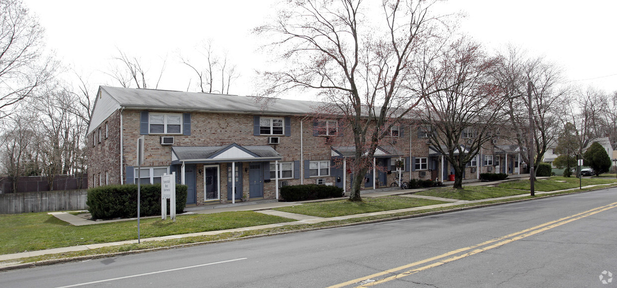 Primary Photo - Somerdale West Apartments