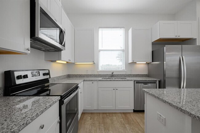 Building Photo - 267 Lourdes Ct