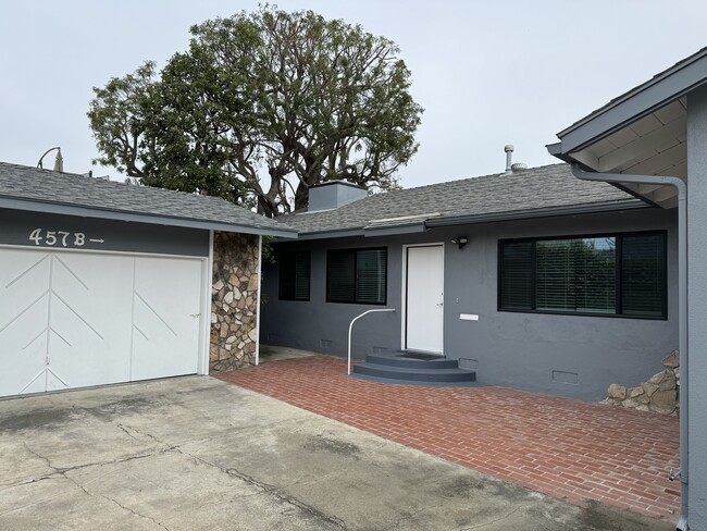 Building Photo - 457 Seaward Rd
