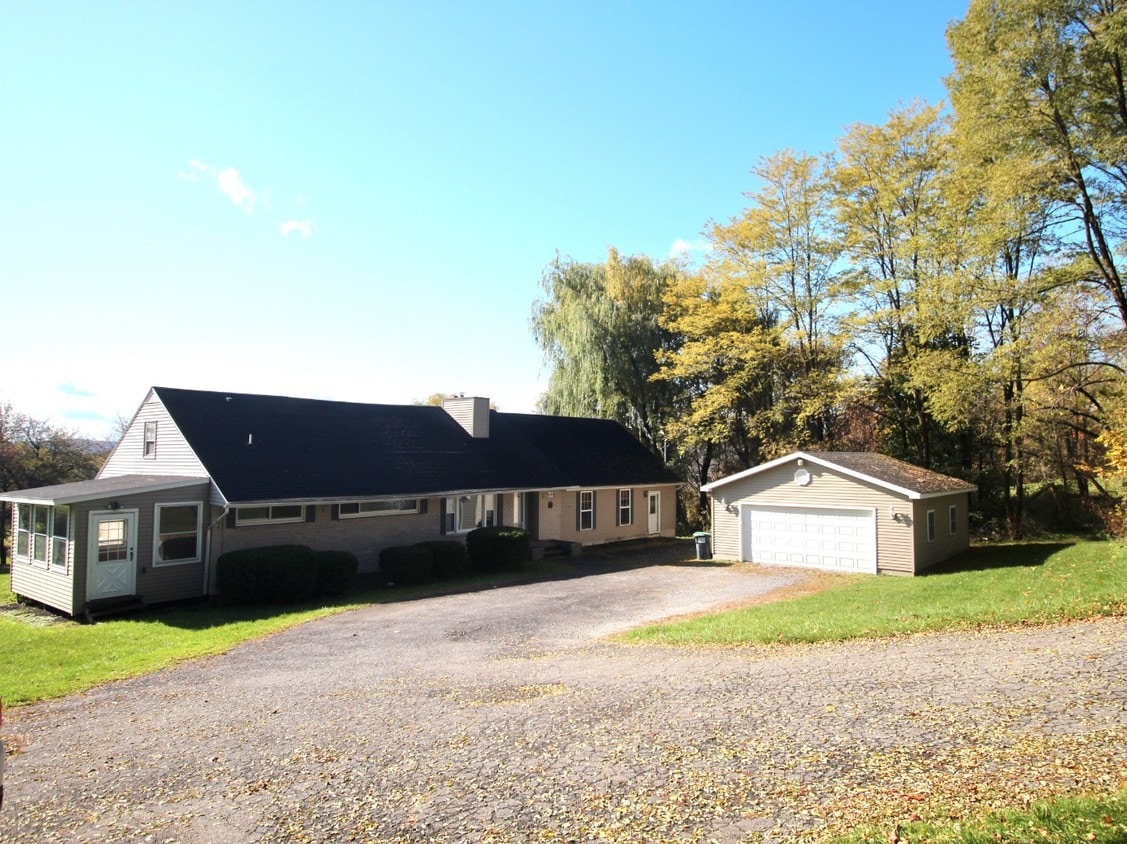 Primary Photo - 222 Golf Course Rd