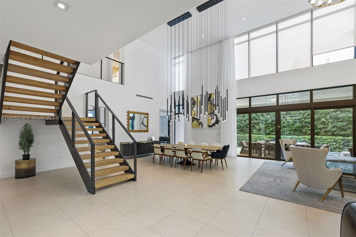 Foto principal - 1350 98th St
