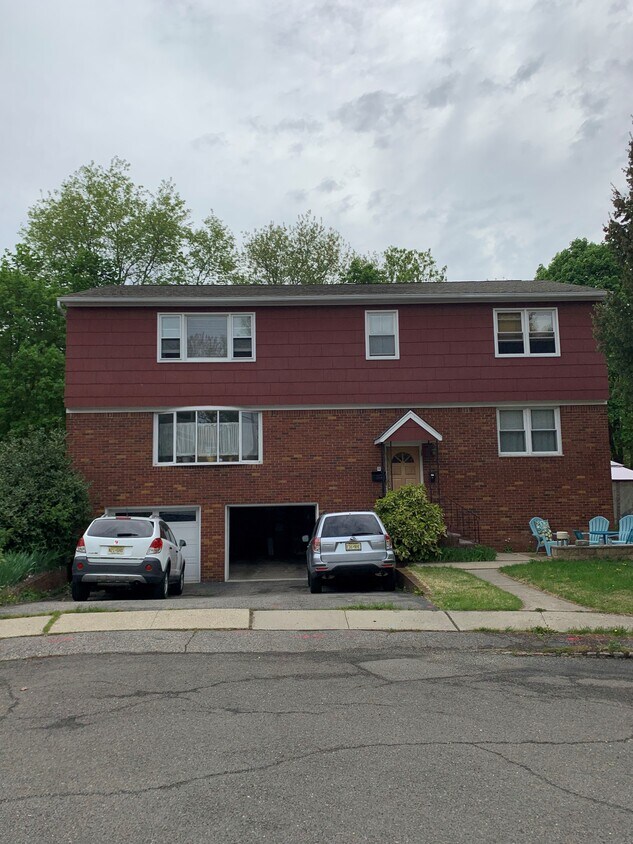29 Rosewood Terrace, Bloomfield, NJ 07003 House for Rent in