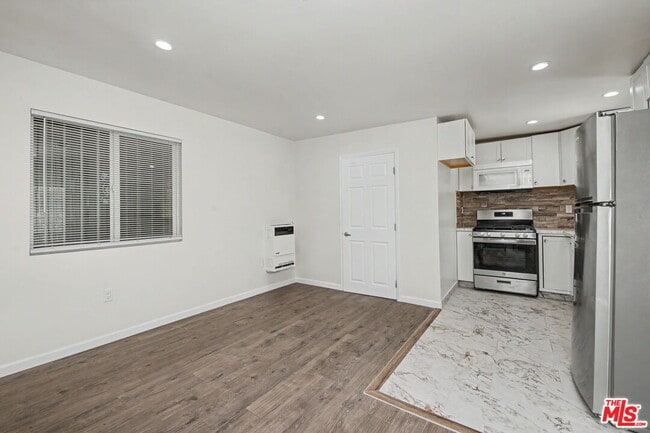 Building Photo - 2153 Glendon Ave