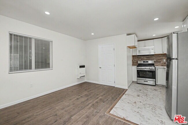 Foto del edificio - 2153 Glendon Ave
