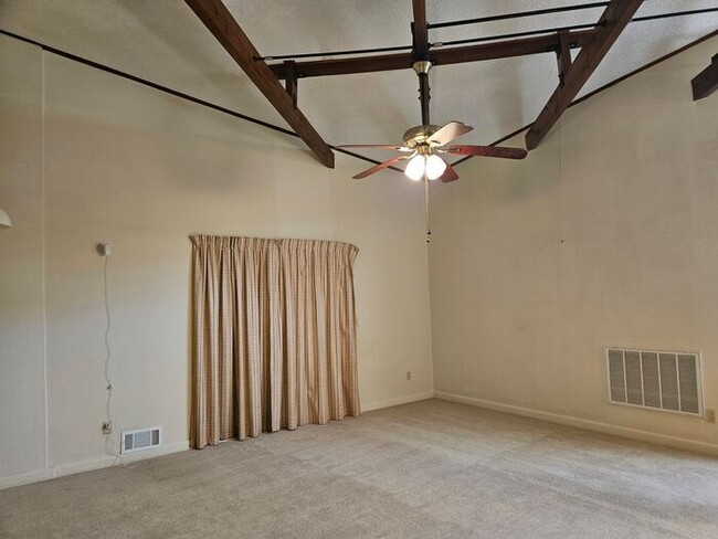 Building Photo - 117 Autumn Ln