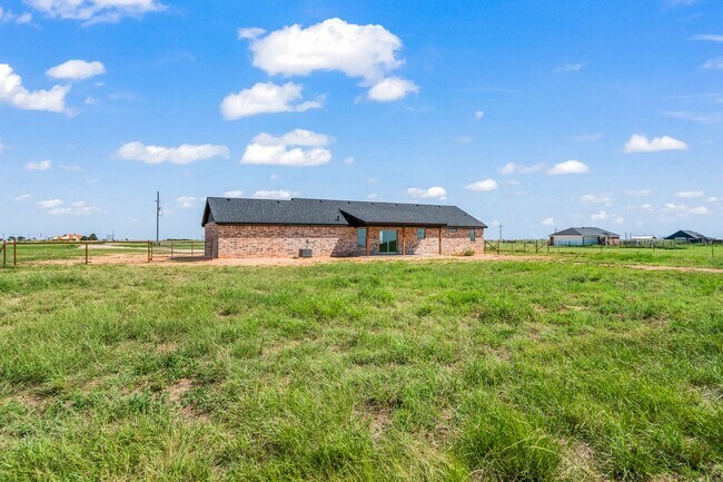 Foto del edificio - Country Living In Idalou ISD!