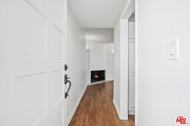 Foto del edificio - 1951 Malcolm Ave