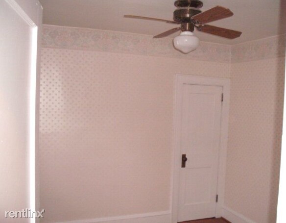 Foto del edificio - 4 br, 1 bath House - 150 Main Street