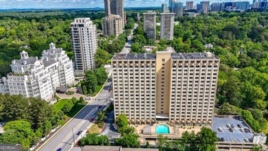 Building Photo - 2479 Peachtree Rd NE