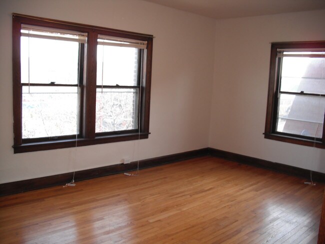 Building Photo - 928 Grand Ave