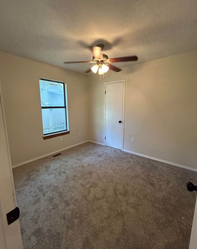 Foto del edificio - 1409 N Clay Ave