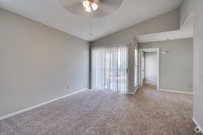 2HAB, 1BA - 870 ft² - Reserve at 63 Sixty Three