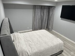 Building Photo - 4807 Woodley Ave